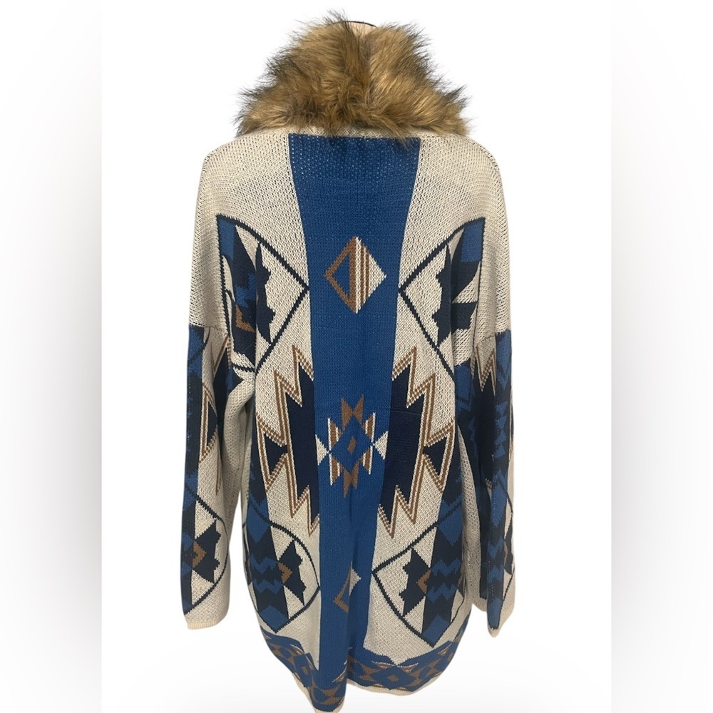 Magnolia Lane Aztec Southwest Cardigan Faux Fur Collar Fringe Boho Oversized - Picture 4 of 9